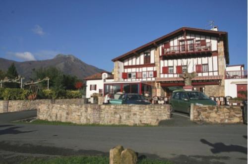 Hotel Pikassaria Sare Dış mekan fotoğraf